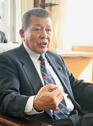 【ひと】三沢市議会議長に就任した瀬崎雅弘さん