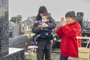 故人思い、手合わせ　春彼岸の入り/八戸