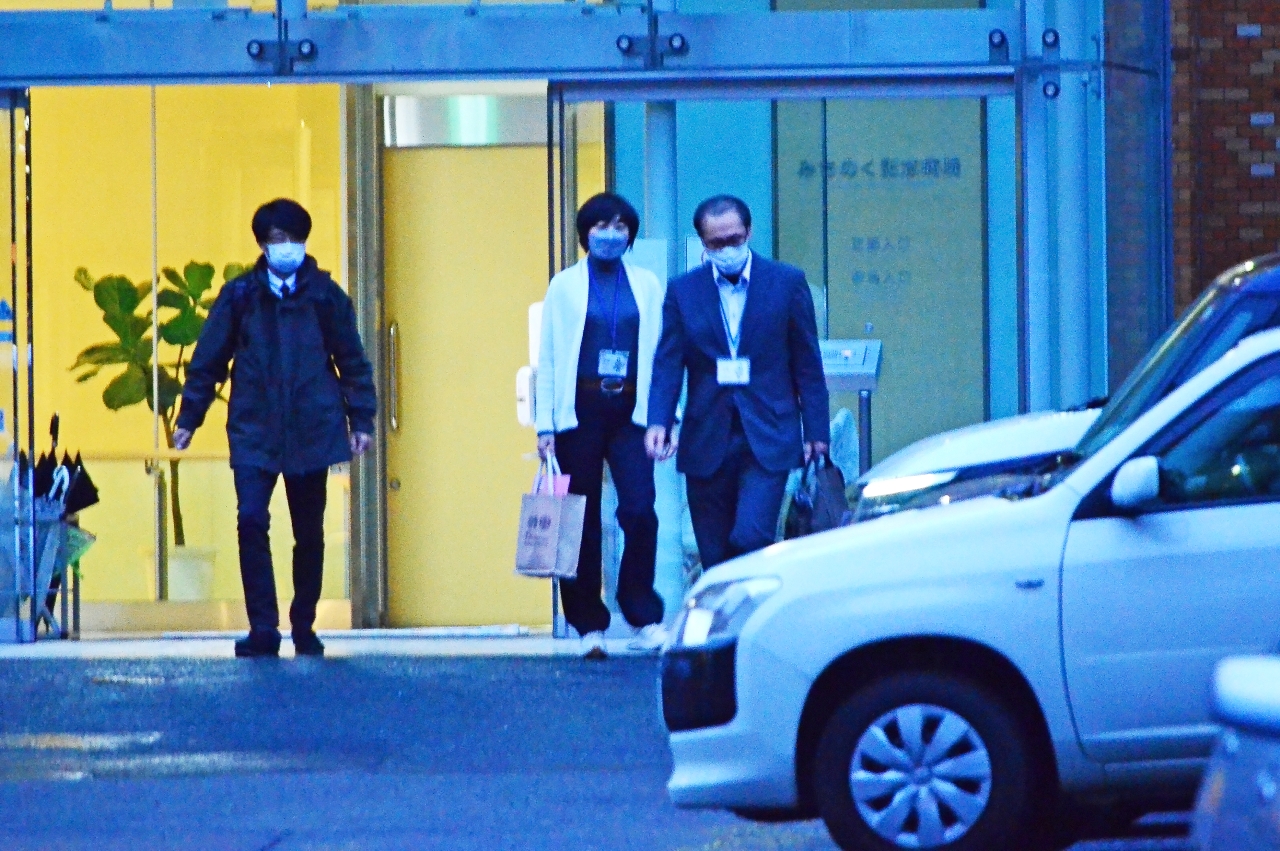 みちのく記念病院に対する青森県の定期立ち入り検査＝２０２５年１２月、八戸市