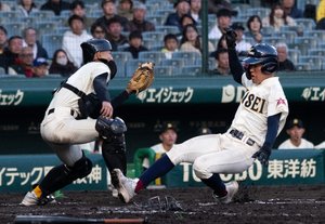 【グラフ】光星が初戦突破 崇徳(広島)と熱戦/センバツ【写真15枚で振り返る】
