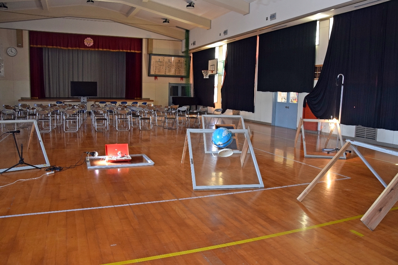 旧市立三川目小に展示されているアートプロジェクトの一部