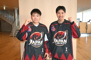「海外で成長できた」　アイスホッケー日本選抜の矢田部さんと中田さん（八戸）、カナダで国際大会出場
