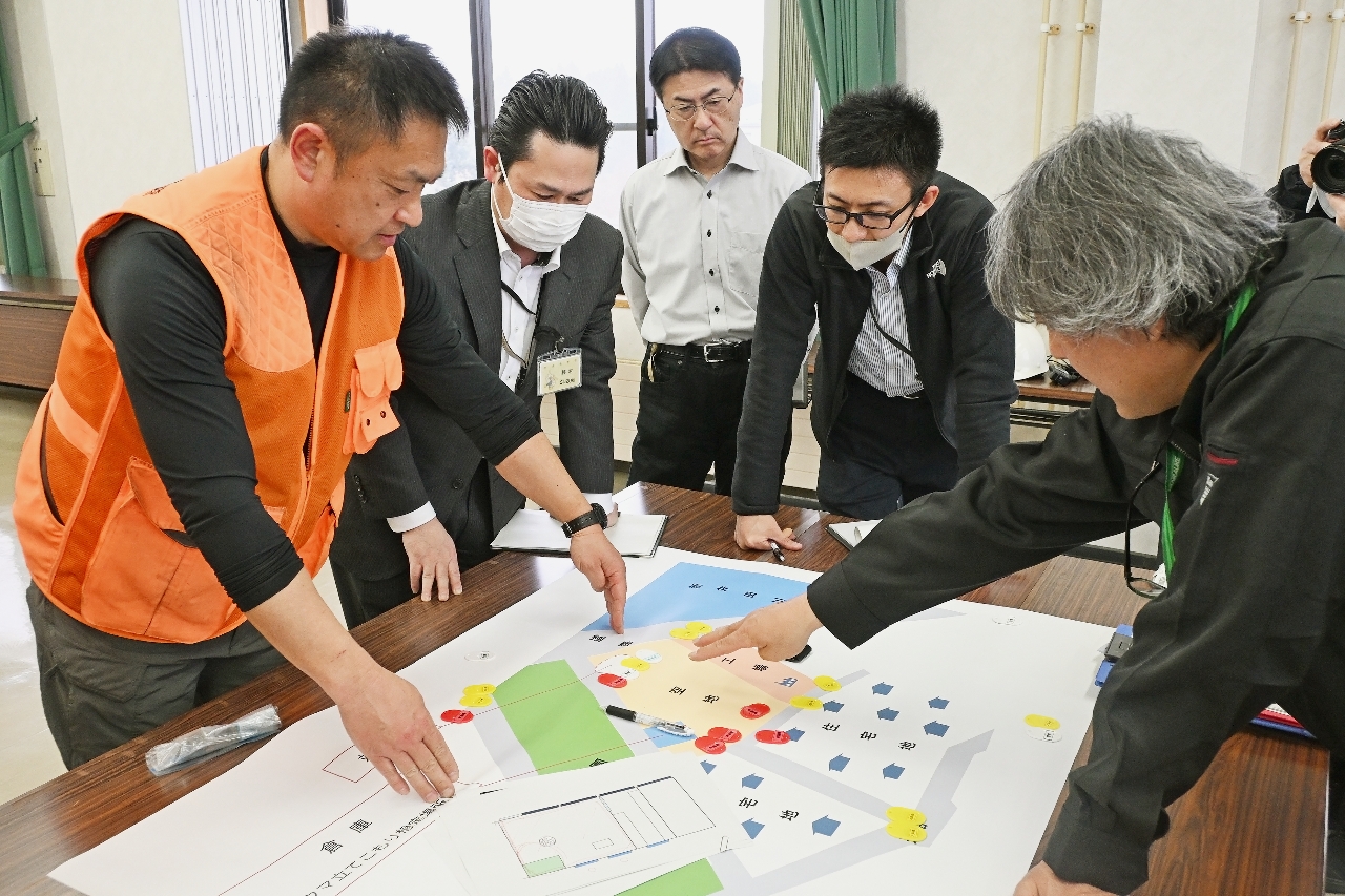 クマの緊急銃猟、どう対応 マニュアル策定後初訓練/八戸