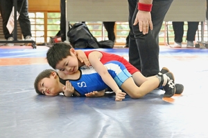 １５０人が白熱勝負／かおりカップスーパーキッズレスリング