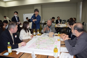 最高の町、考えよう　町民ら、魅力や課題交わす/「どうする？六戸」初開催