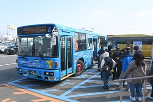 八戸駅と結ぶ八食100円バス、150円に 中心街行きも値上げ