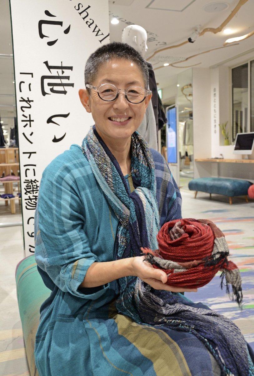 「国産一点もの」の播州織ブランドを率いる玉木新雌さん