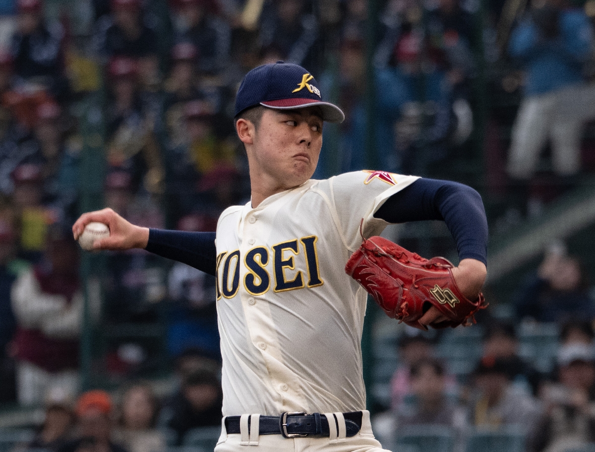 【2回戦・滋賀学園-八学光星】五回から登板し、粘りの投球を見せた北口晃大=甲子園