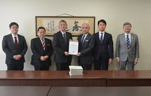 大野高の存続求め署名提出 洋野町長「地元からなくしたくない」/岩手県立高再編