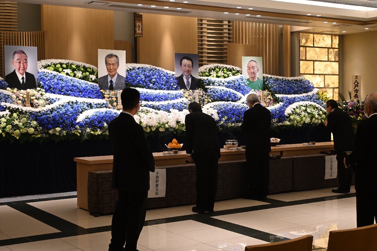 水産関係者、改めて悲しみ 死者4人、八戸で合同慰霊祭/興富丸沈没事故