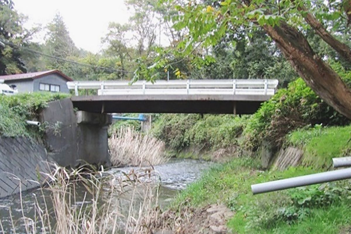 2020年に撤去された南手倉橋。老朽化したインフラの維持、管理が自治体の負担となっている(五戸町提供)