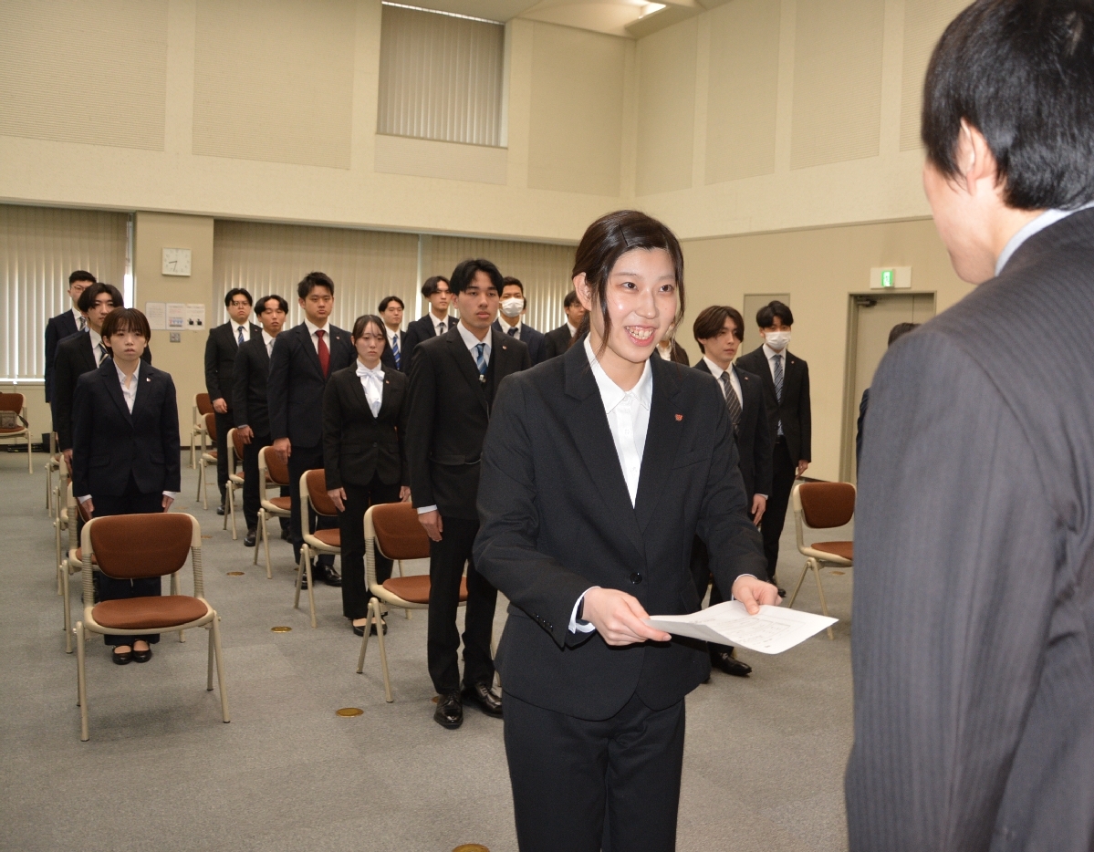 新社会人が決意新た　北奥羽の企業で入社式