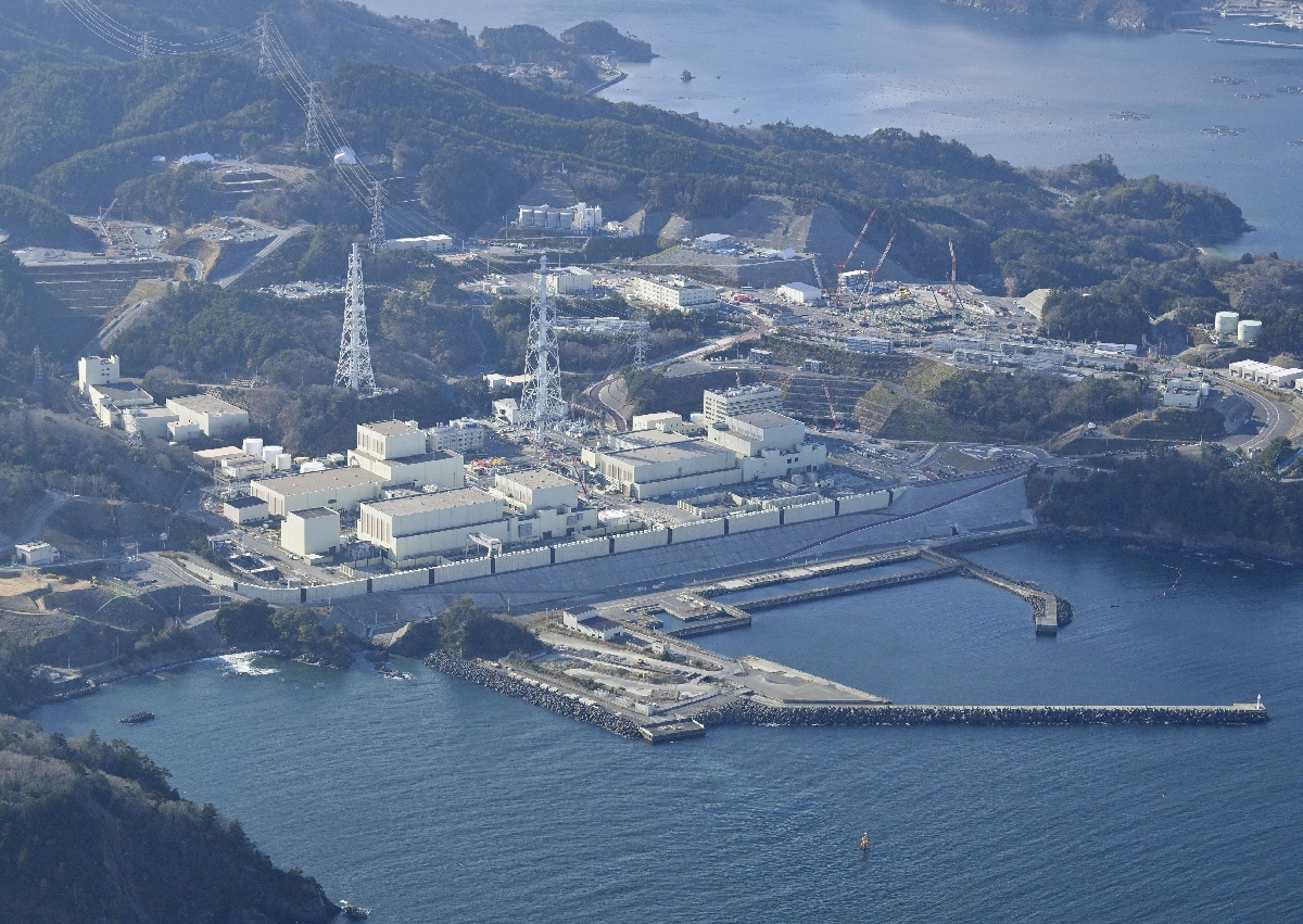 宮城県の東北電力女川原発=2025年12月
