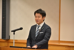 「地域課題克服に尽力を」青森、岩手両県知事と八戸市長が訓示