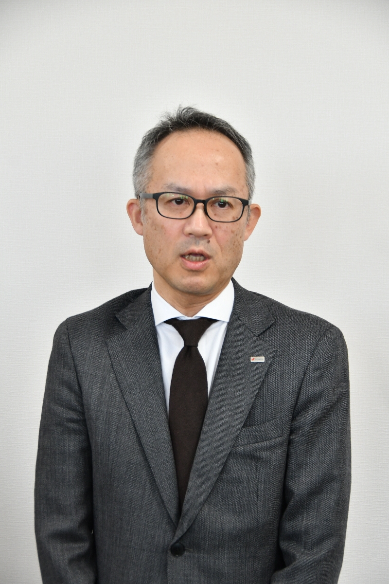 大間原発の今後の工程について「今年秋ごろまでに公表したい」との意向を示した加藤英彰社長＝３日、大間町役場