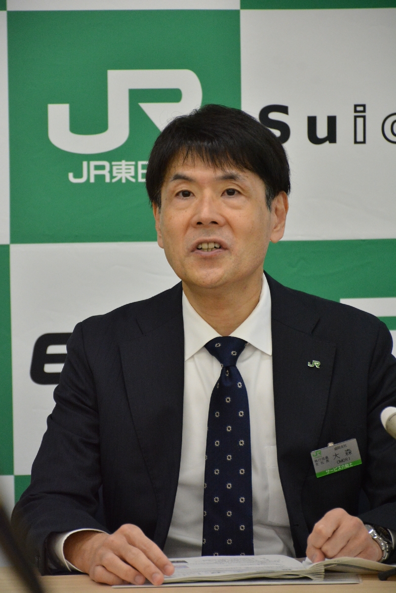 青森事業本部の拠点整備について説明するJR東日本の大森健史盛岡支社長=6日、青森市