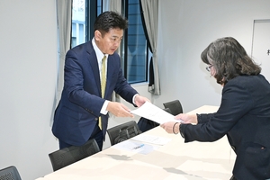 要件満たさない保険請求の返還要求と刑事告発を　都内の市民団体、八戸市保健所に要請／八戸・院内殺人隠蔽