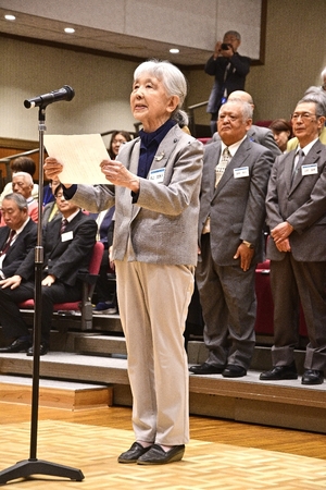 「学んだことを地域に生かす」と宣言 八戸市鴎盟大学で入学式
