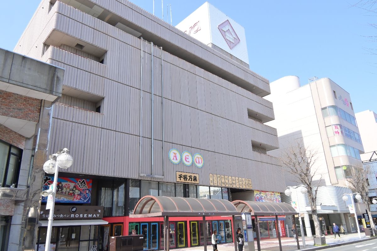 臨時休館が続くアエマ八戸。施設の行方に注目が集まっている=14日、八戸市