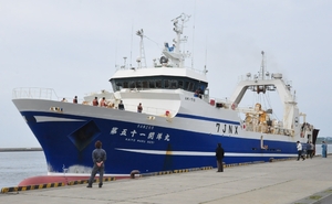 大型底引き網船「第５１開洋丸」、２航海目延期余儀なく　中東情勢悪化、燃料不足で