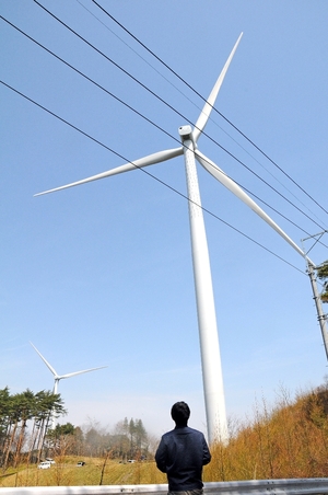折爪岳風力発電所（軽米）が完成　山内地区に２基、年間発電量１９ギガワット時