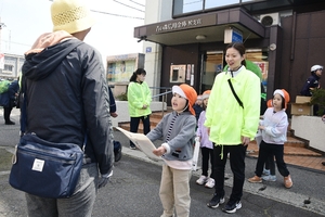 「特殊詐欺に気をつけて」　八戸のさめ保育園児、市民らに呼びかけ