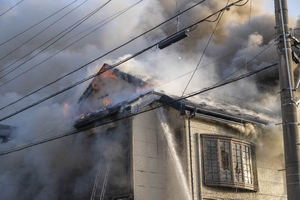 八戸市柏崎で住宅火災 火元から遺体見つかる