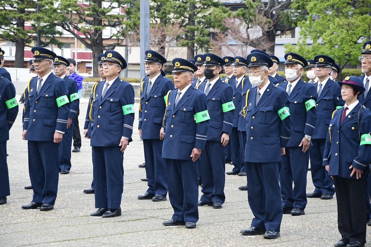犯罪被害防止に向け、引き締まった表情を見せる参加者