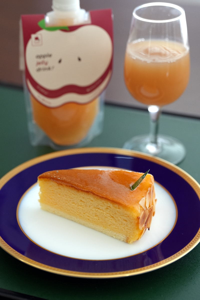 藤井聡太名人が午後のおやつにオーダーした「クラシックチーズケーキ」(日本将棋連盟提供)