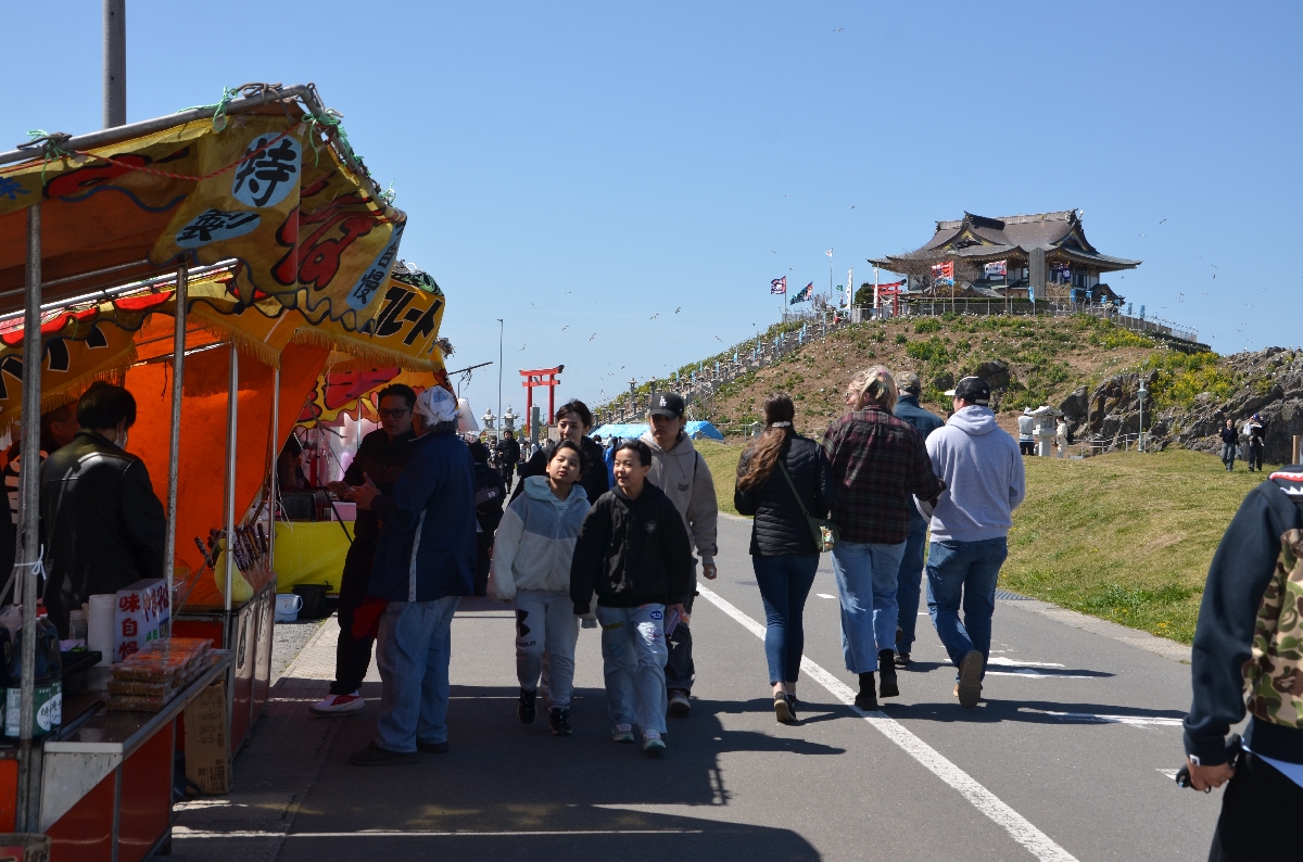多くの来場者でにぎわう会場