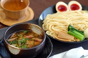 【将棋名人戦in青森】2日目、藤井名人と糸谷九段が選んだ勝負めしは?