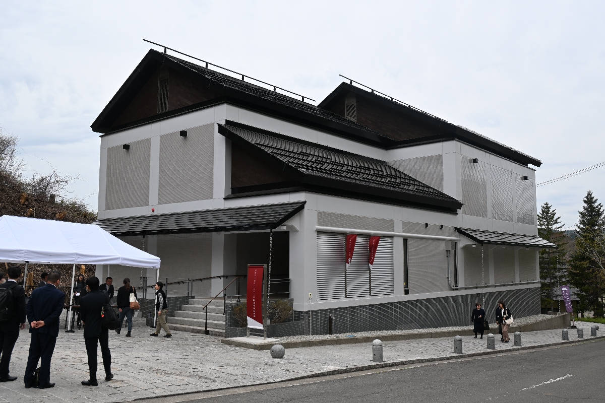 内部を改装し「うるし物語情報発信センター」が整備された漆文化財収蔵庫