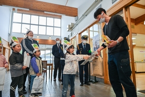 「おいしい話に乗らないで」　園児が詐欺被害防ぐ一日広報大使に／七戸