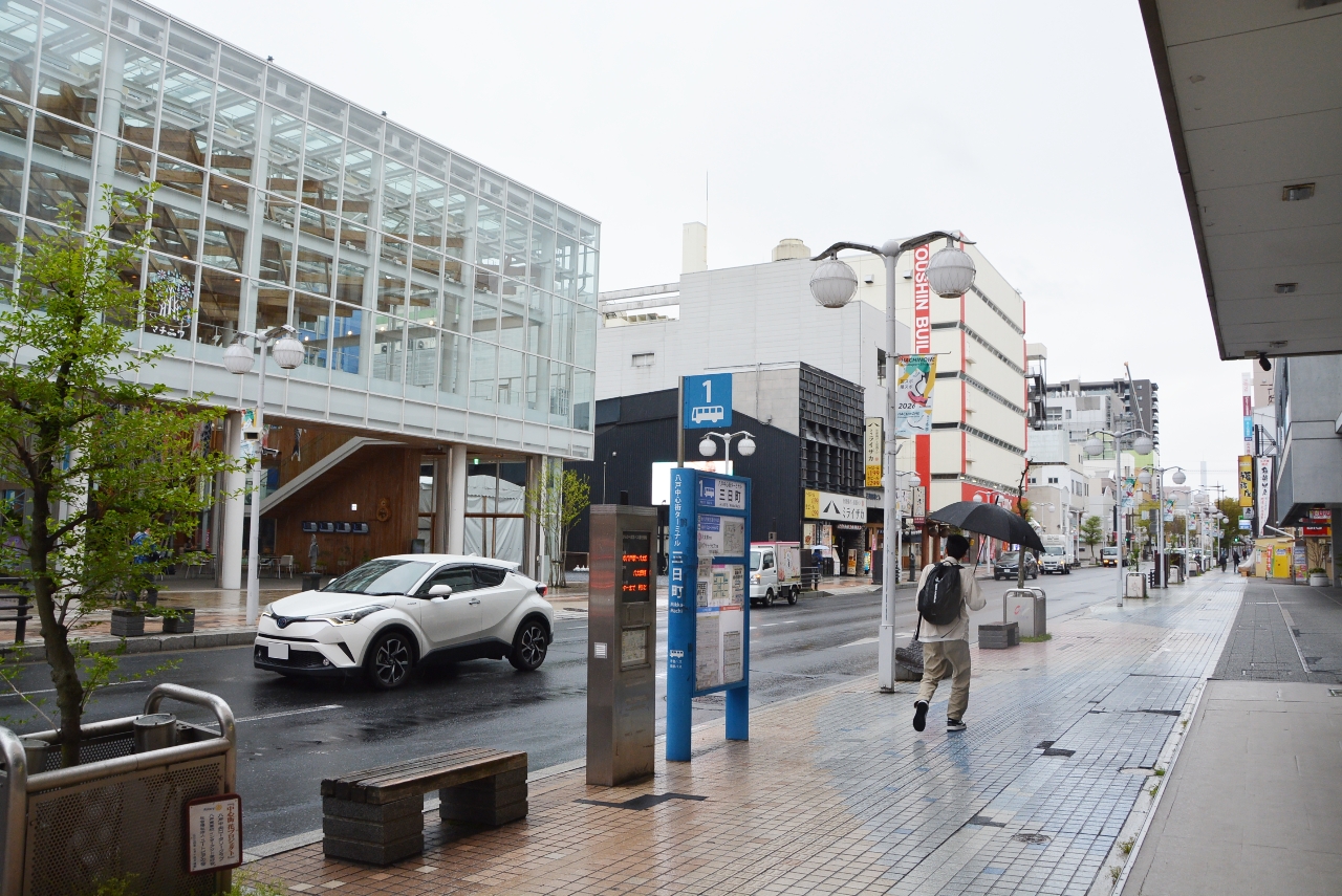 空き店舗・空き地率や公共施設の来館者数が改善した八戸市中心街=28日