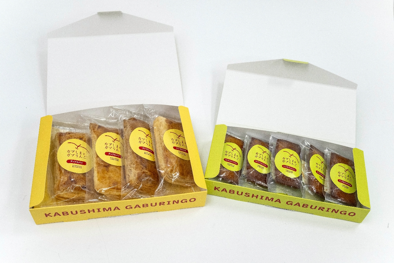 青森県産紅玉を使ったアップルパイ（左）とアップルフィナンシェ（右）