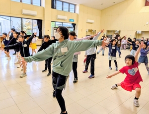 演技の基本楽しく学ぶ　十和田市こども劇団で体験教室