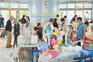 食に雑貨で楽しい休日 マリエント市がスタート/八戸