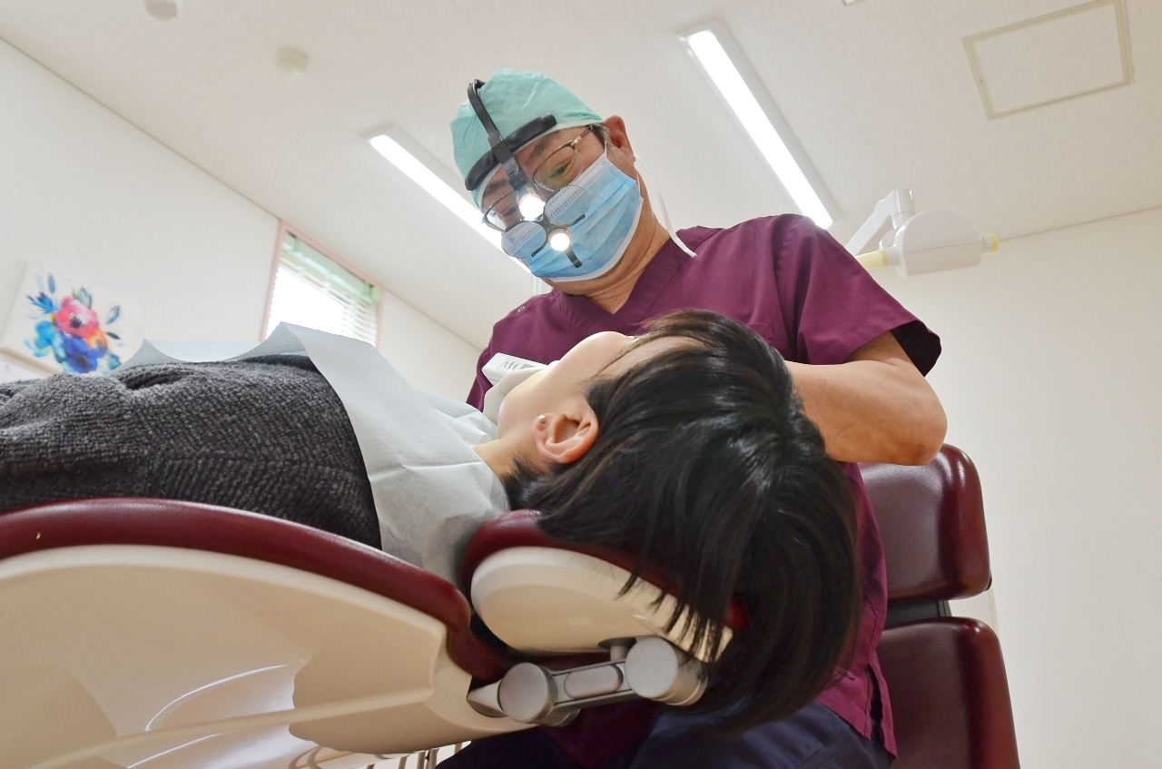 歯科用麻酔薬や石油由来の医療品の確保、銀歯の高騰に頭を悩ませる歯科医院(写真はイメージ)