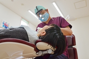 麻酔薬、医療用手袋が不足 銀歯価格高騰 歯科医院に逆風 長期化の影響懸念/八戸