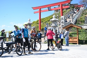 三陸沿岸約800キロを自転車で走破 参加者が八戸で完走喜ぶ