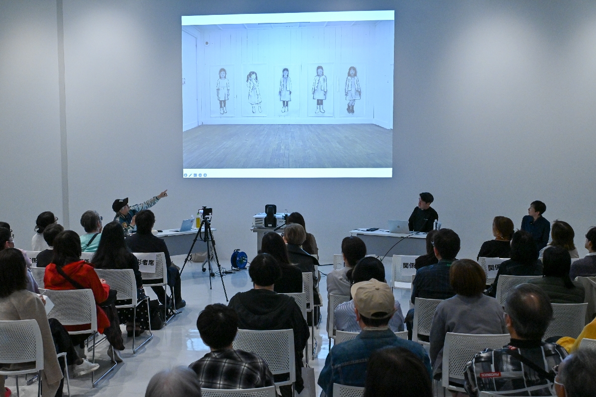 奈良美智さんが北海道白老町飛生で制作した、木炭で描いた作品