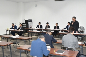 条件類似の徳島など視察へ　むつ市空港構想、３年程度で結論／検討協