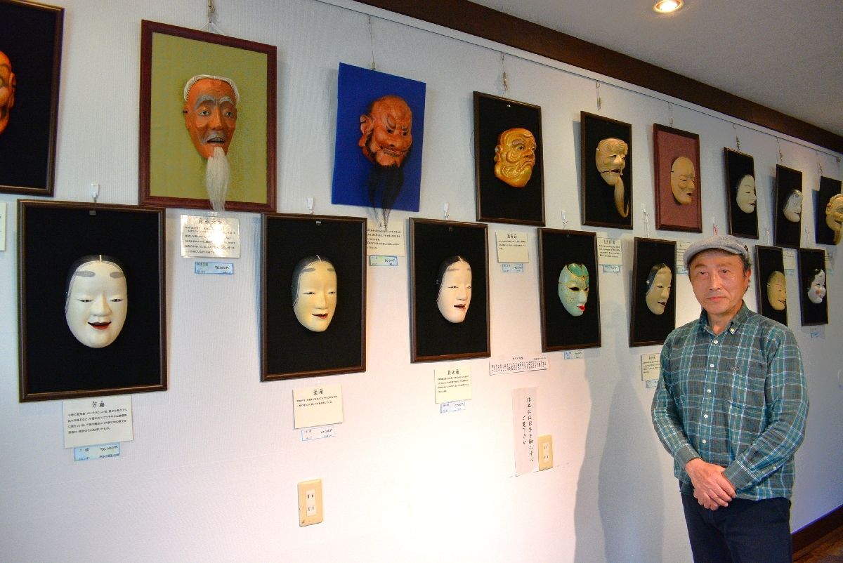 是川定男さんが手がけた作品が並ぶ会場