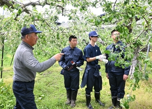 農家の苦労、現場で実感 名農高1年生が農作業支援活動