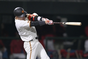 【プロ野球・巨人―広島】劇的な千両役者の一撃　巨人坂本、節目の３００号は逆転サヨナラ３ラン