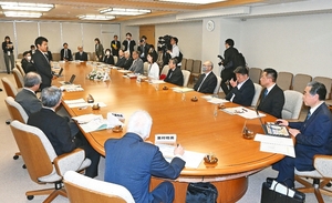 若者の県内定着へ意見交わす 知事と私立高校長、初の対話集会/青森