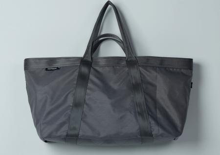 帝人フロンティアが発売したアウトドア用バッグ「メフネグ×リーズモビリティトート」