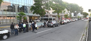 【青森市クマ居座り】市民動揺「まさかビルに」