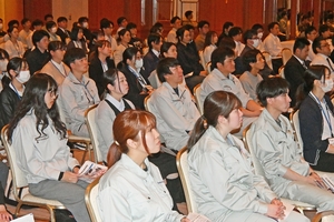 新入社員150人、無事故への意識高める 八戸で交通事故防止研修会