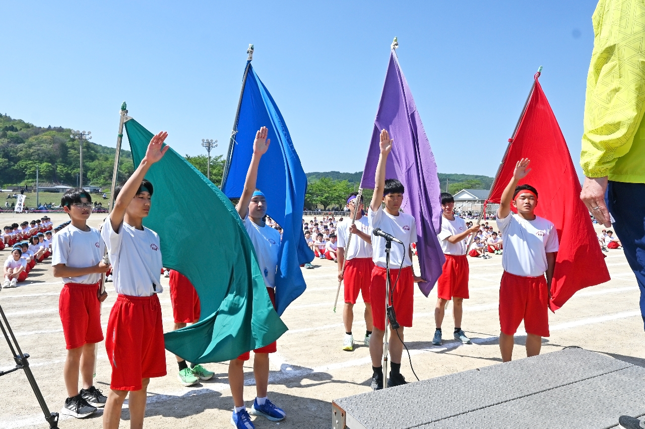 統合後初の体育祭で選手宣誓する４組団の団長